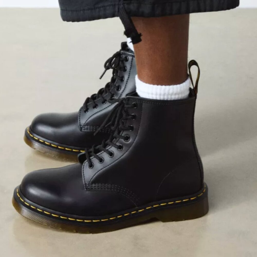 Dr. Martins 1460 Smooth Leather Lace Up Boots size 9